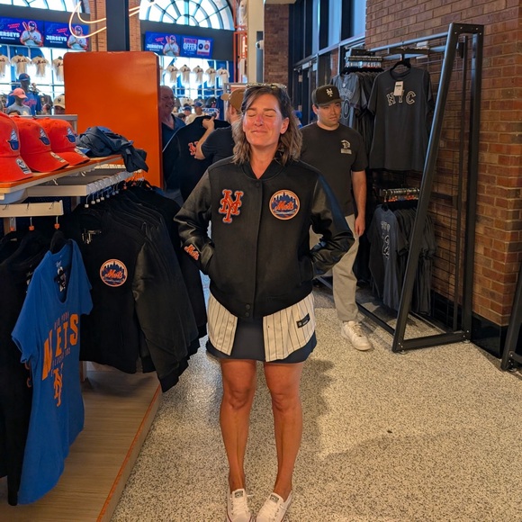 Meet your Posher, Jennifer - Picture 3 of 5